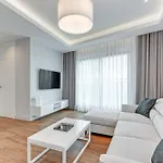 Aparthotel Nowa Motlawa Spa, Pool, Gym & Parking By Downtown 4*