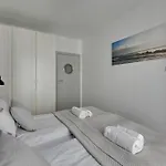 Aparthotel Nowa Motlawa Spa, Pool, Gym & Parking By Downtown