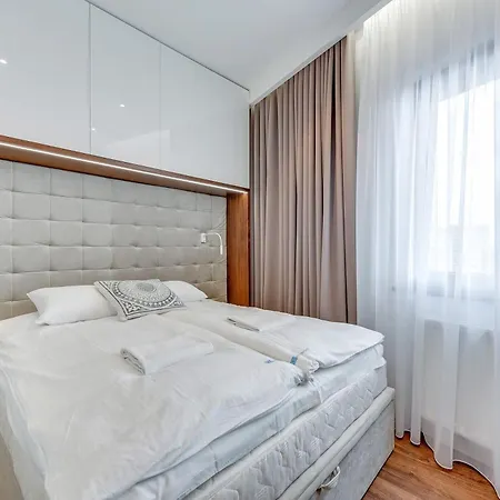 Nowa Motlawa Spa, Pool, Gym & Parking By Downtown Apartmán