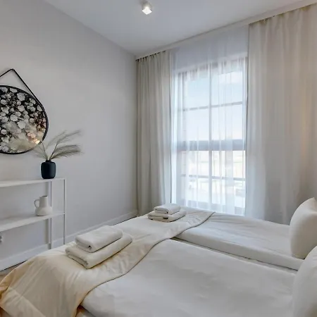 아파트호텔 Nowa Motlawa Spa, Pool, Gym & Parking By Downtown 4*