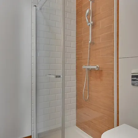 Nowa Motlawa Spa, Pool, Gym & Parking By Downtown 4* 그단스크